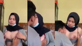 Bokep SMP Hisap payudara pacar krudung hitam